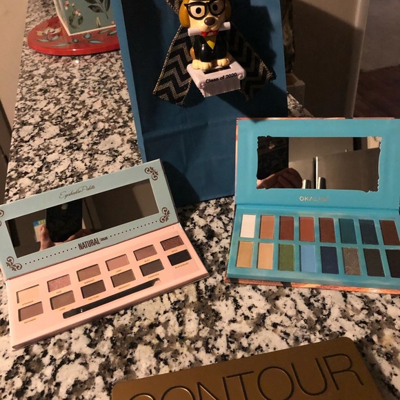 makeup - Picture 2 of 5